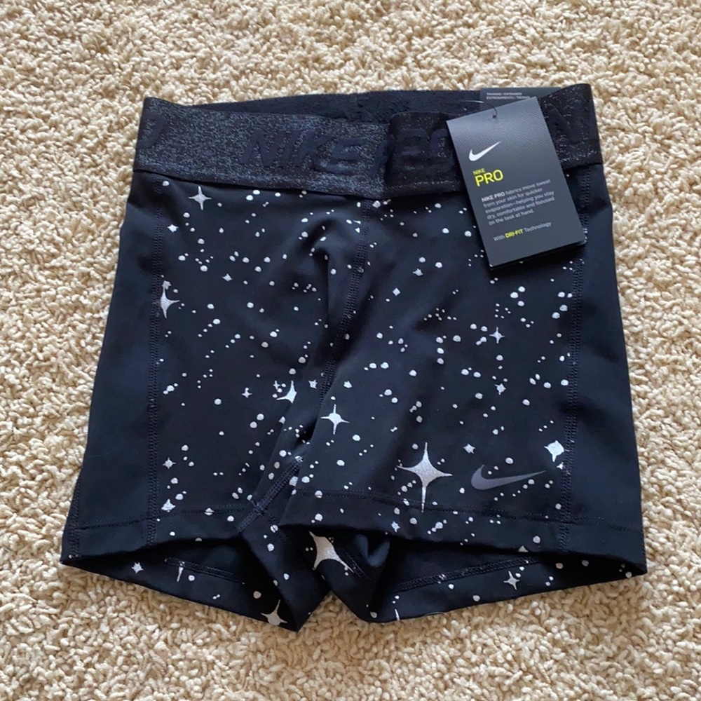 NWT Women’s Nike Pro 3” Short